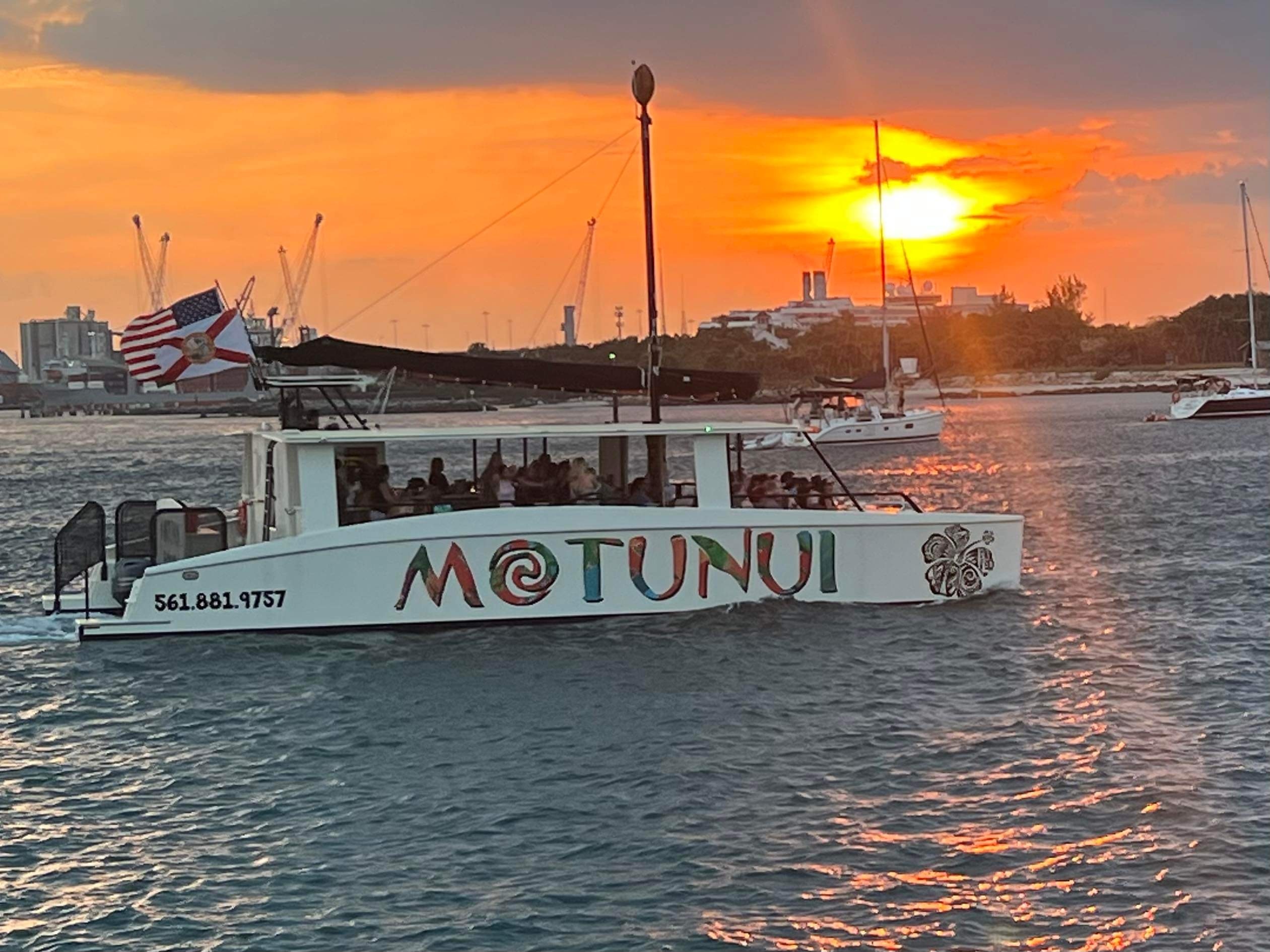 Motunui Sunset Dinner Cruise 2.5 hour Featured Image